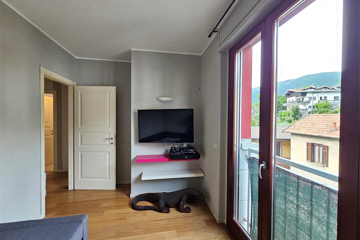Splendido trilocale arredato con terrazzo e box doppio in zona strategica