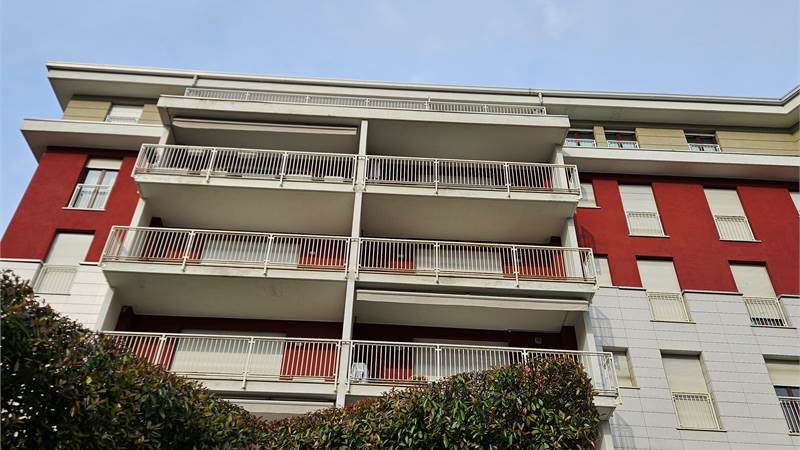 Splendido trilocale arredato con terrazzo e box doppio in zona strategica