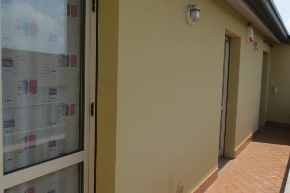 Accogliente appartamento arredato con balcone e box auto