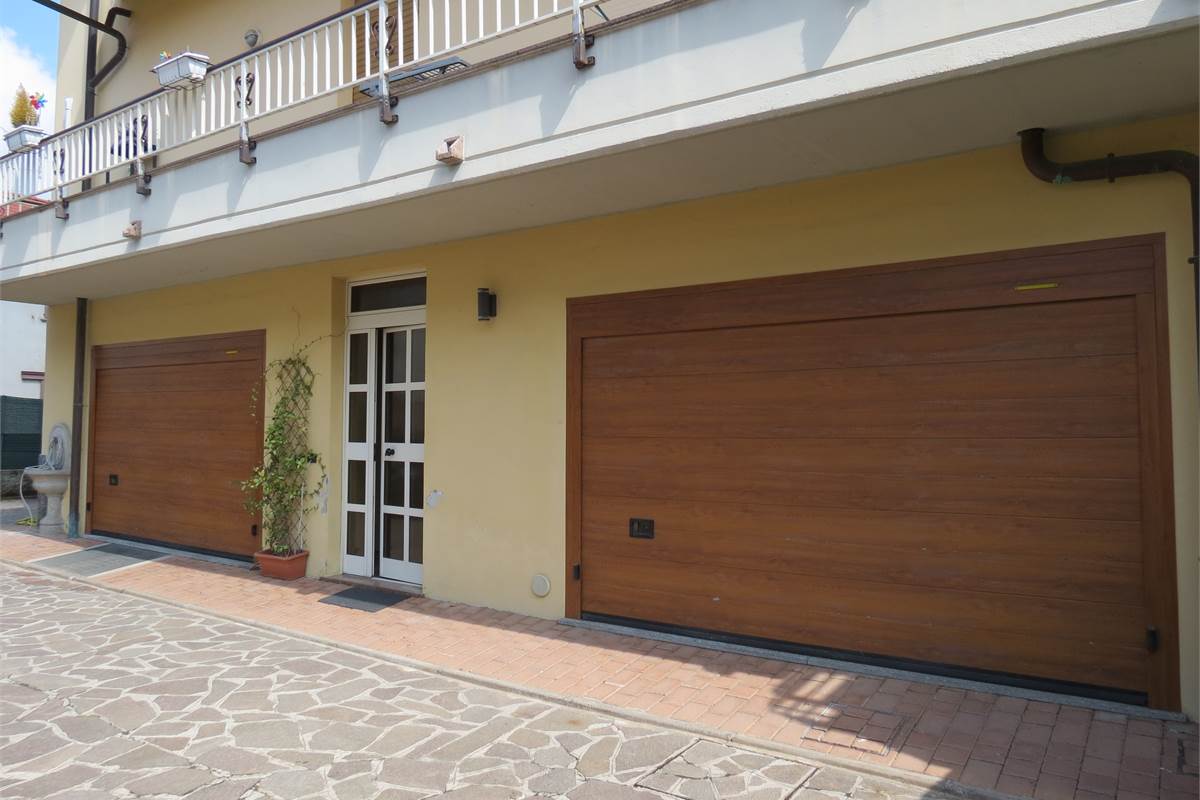 Accogliente appartamento arredato con balcone e box auto