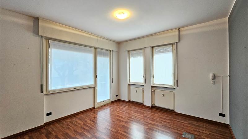 Ufficio di rappresentanza fronte lago in palazzo signorile
