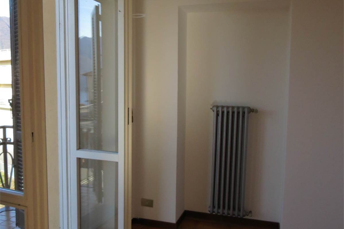 Immobile indipendente con vista lago