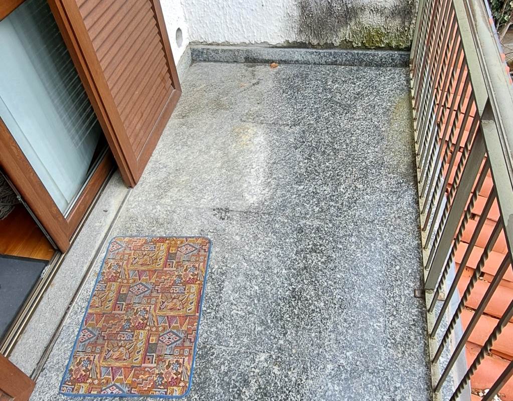 appartamento con terrazzo e box