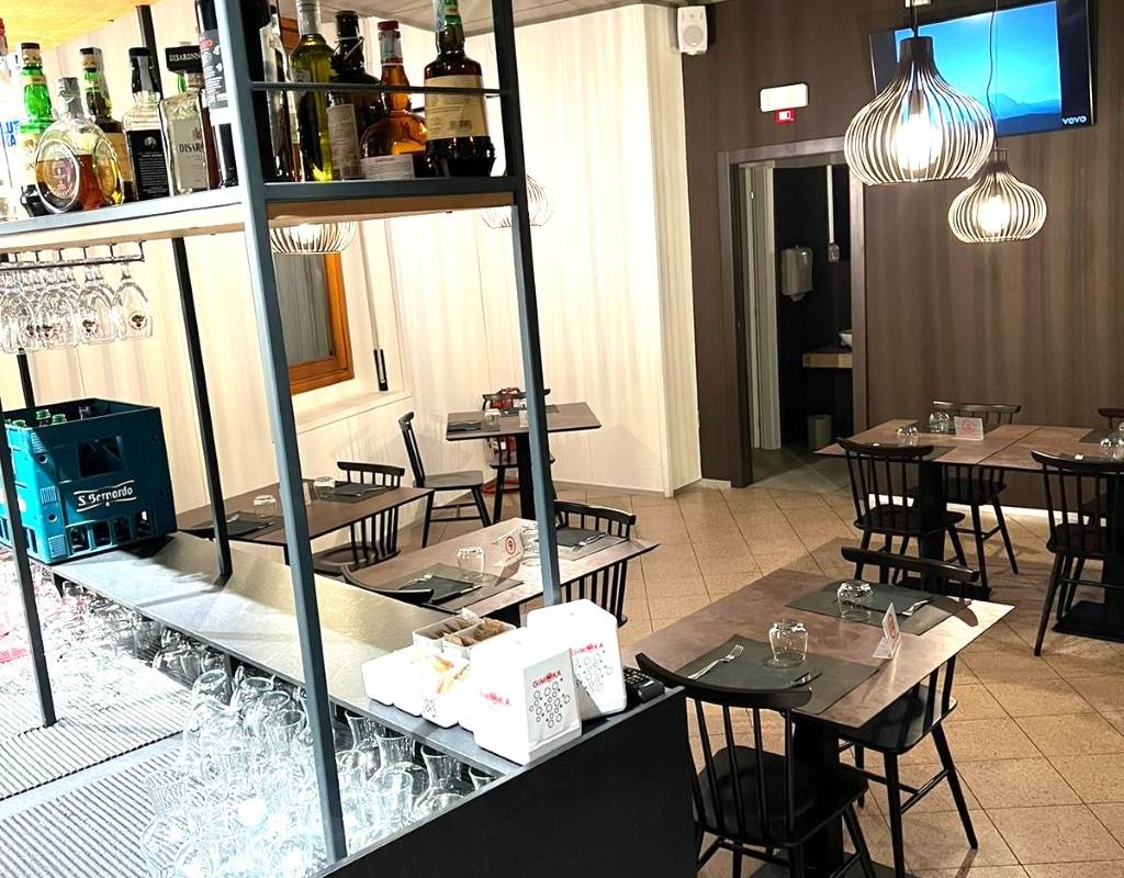 Pizzeria In Cessione a Appiano Gentile