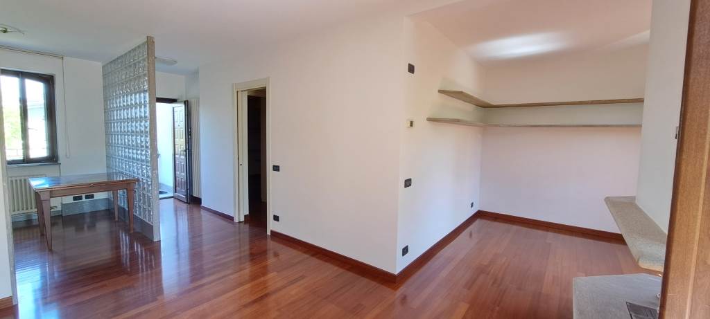 appartamento con terrazzo e box