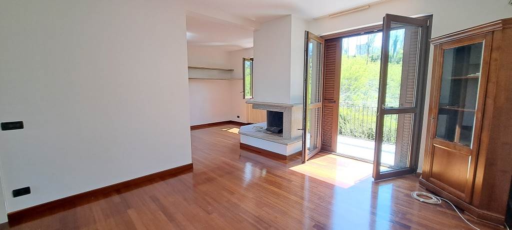 appartamento con terrazzo e box