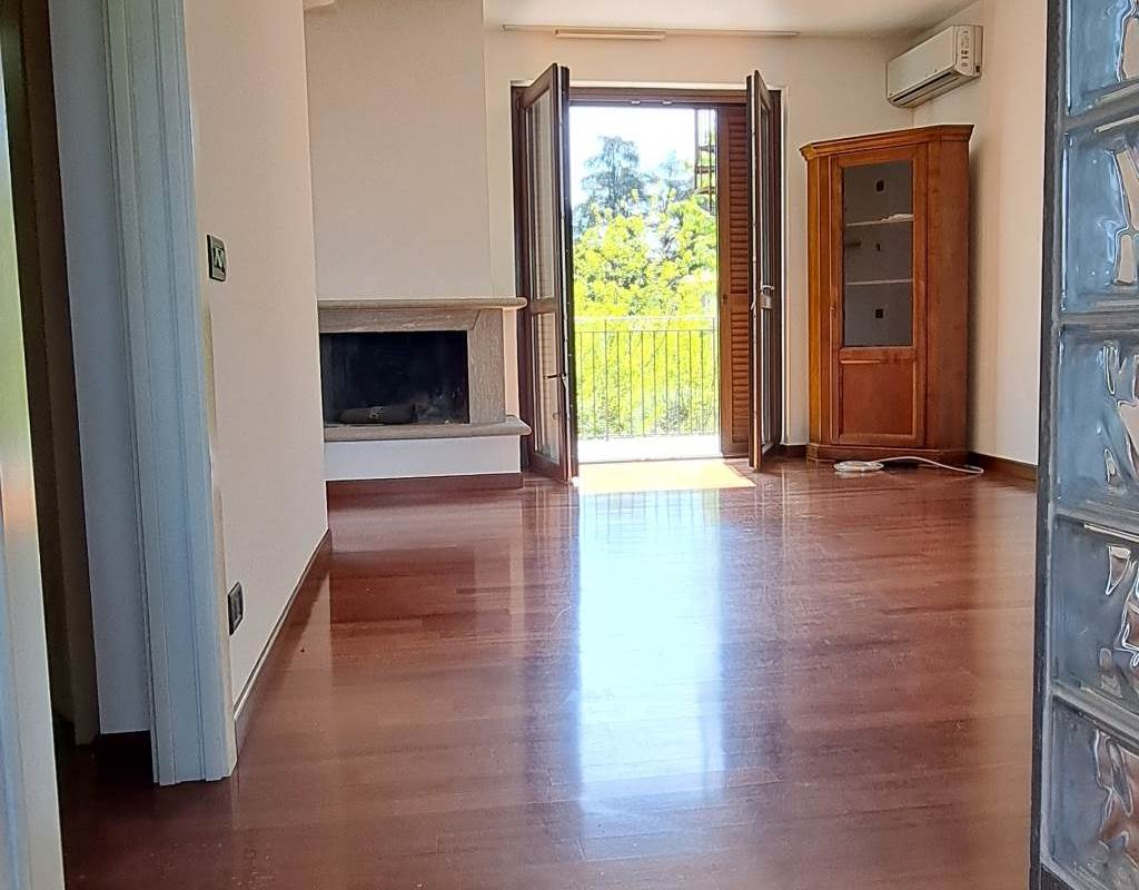appartamento con terrazzo e box