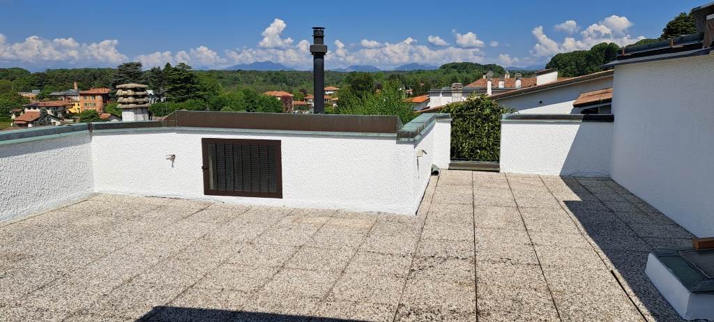 appartamento con terrazzo e box