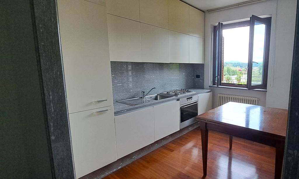 appartamento con terrazzo e box