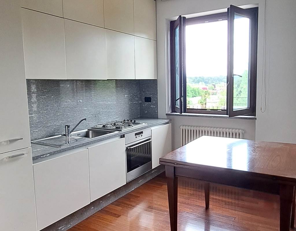 appartamento con terrazzo e box