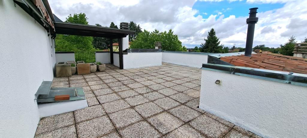 appartamento con terrazzo e box
