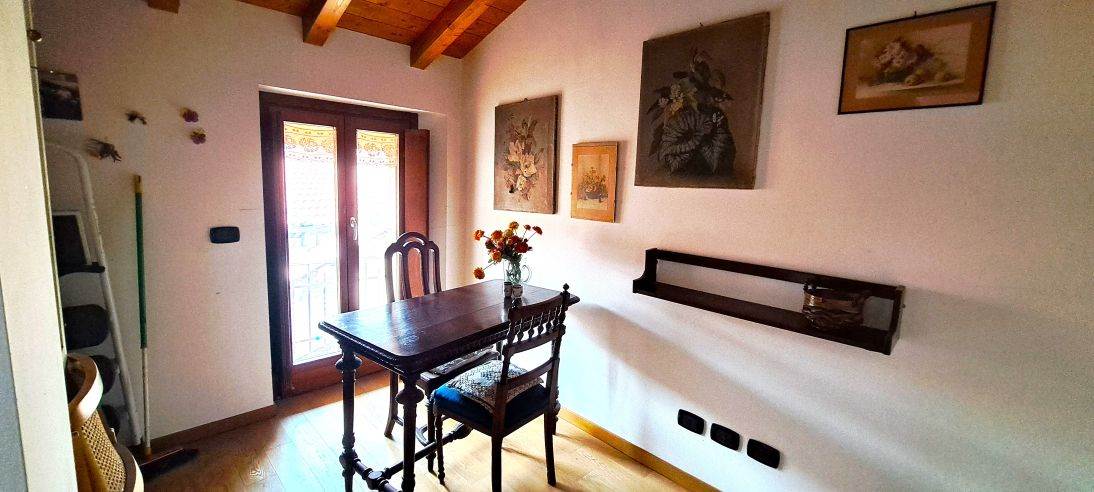 trilocale con doppi servizi e box