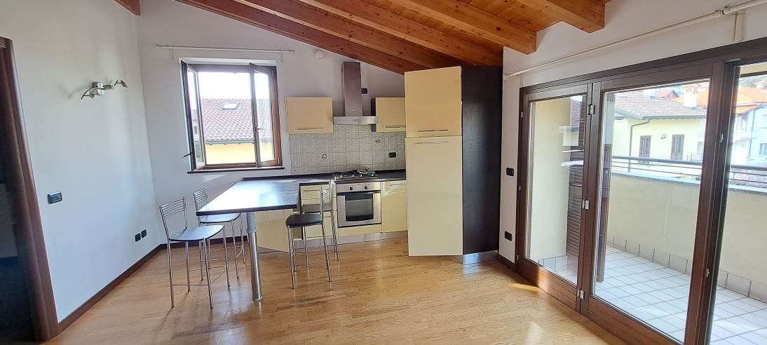 villa guardia affitto 3 locali e servizi