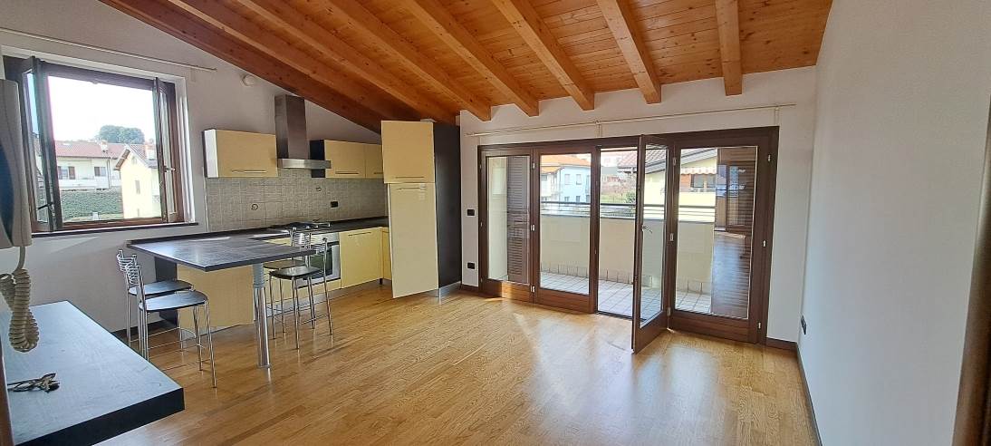 villa guardia affitto 3 locali e servizi