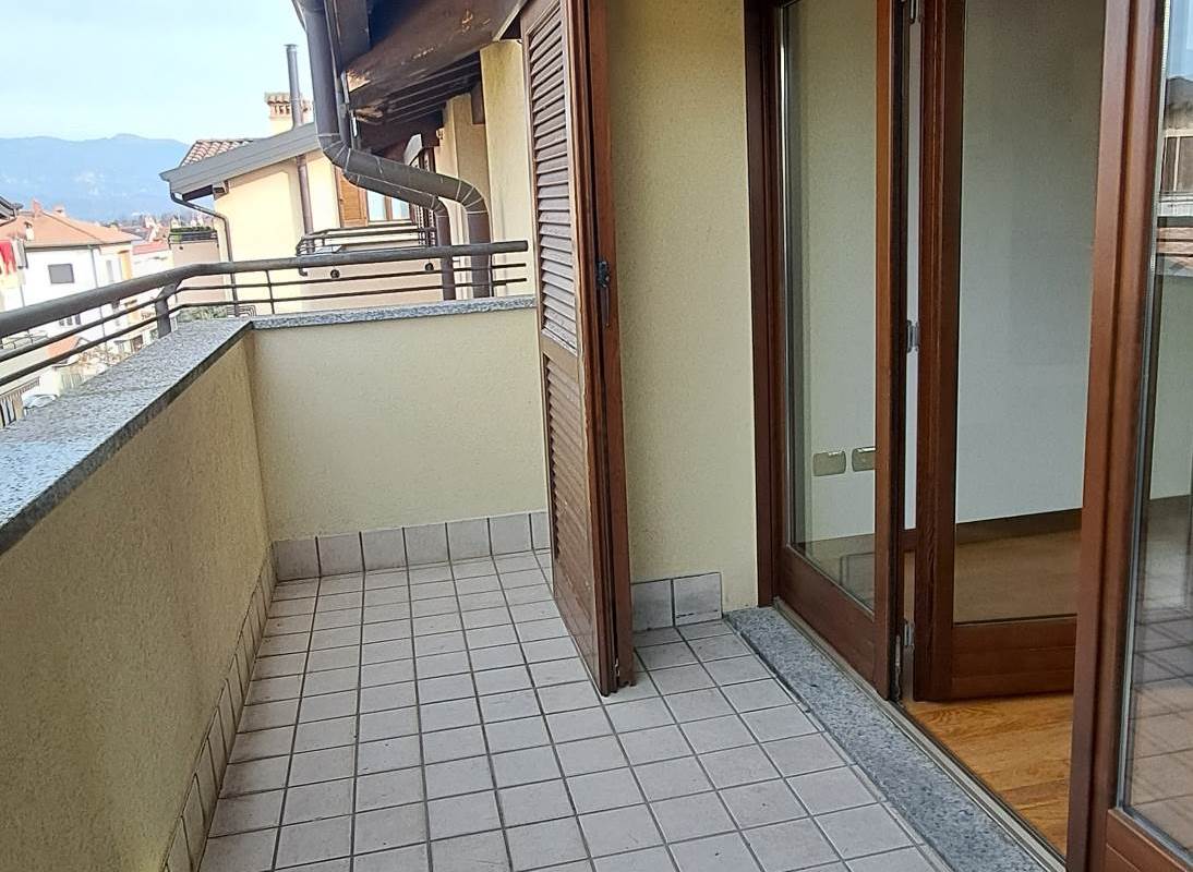 villa guardia affitto 3 locali e servizi