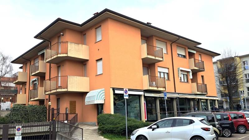 appartamento ultimo piano con box