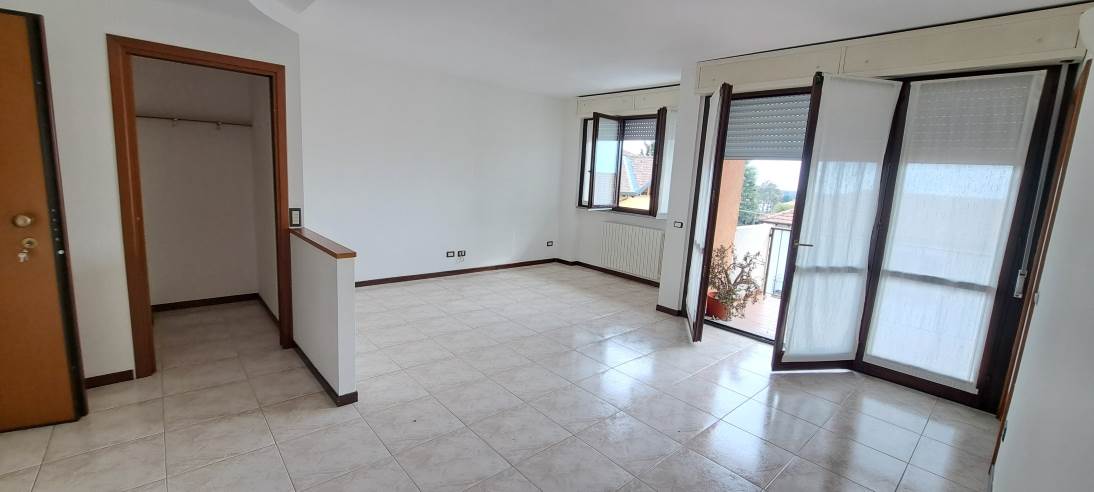 appartamento ultimo piano con box