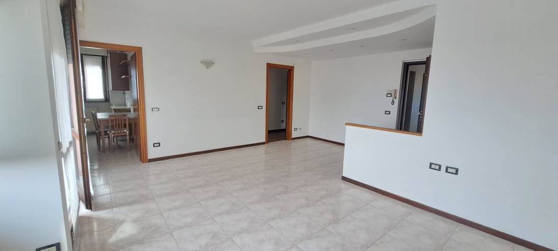 appartamento ultimo piano con box