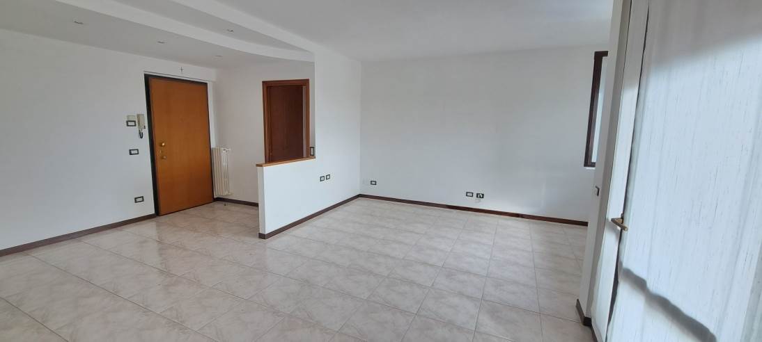 appartamento ultimo piano con box