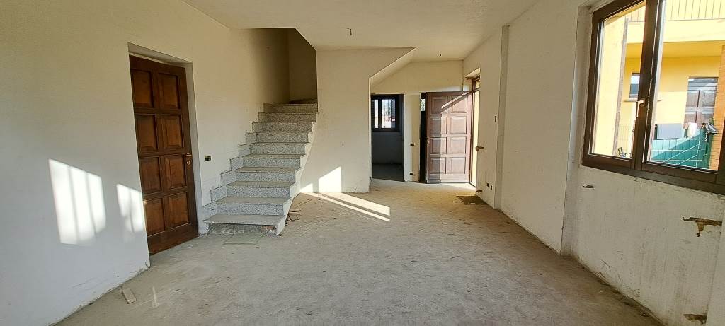 Appartamento In Vendita a Appiano Gentile