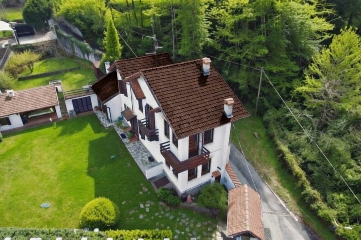 VILLA SINGOLA A STRESA  -  LAGO MAGGIORE