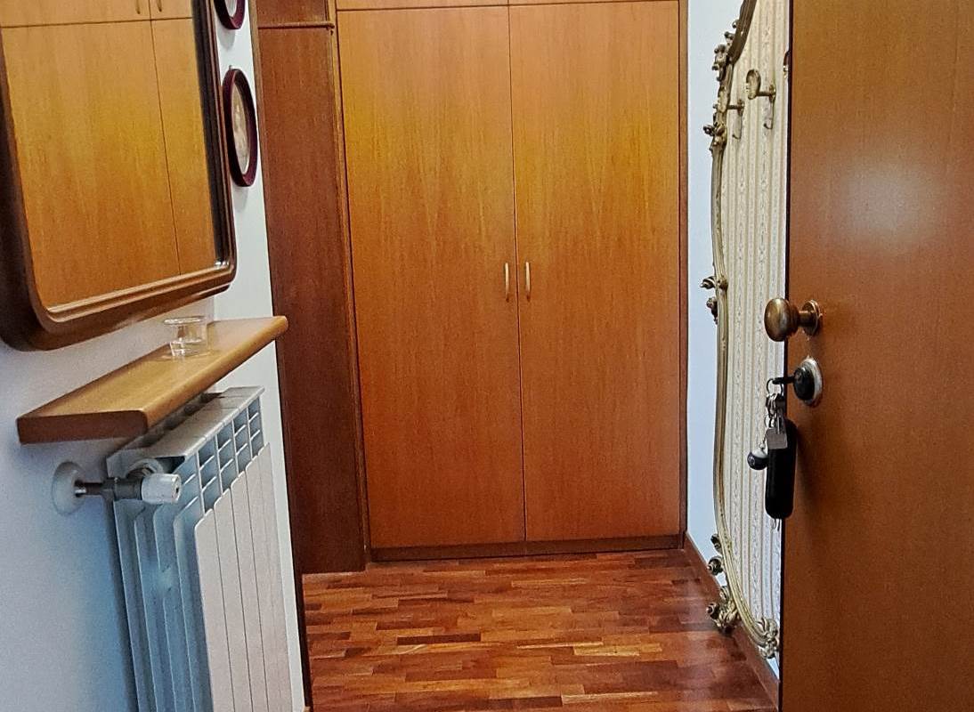 3 locali e servizi con box singolo