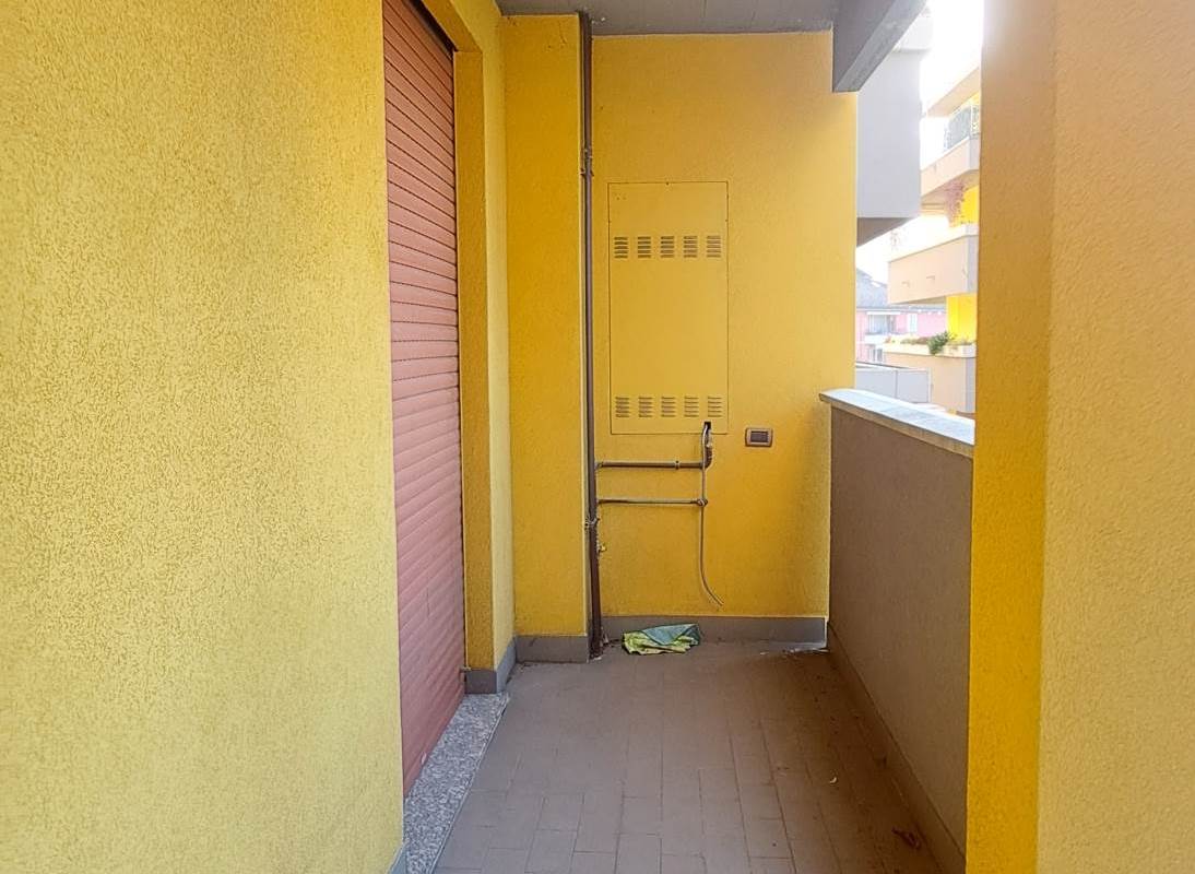 3 locali e servizi con box singolo