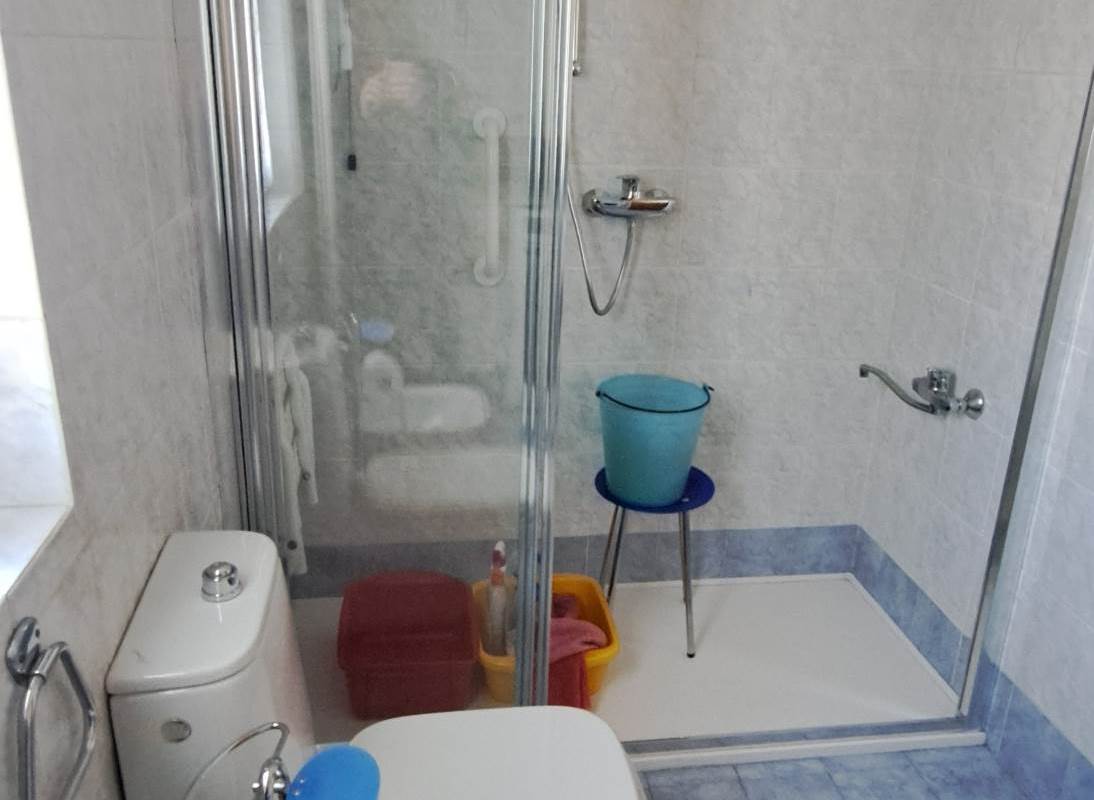 3 locali e servizi con box singolo