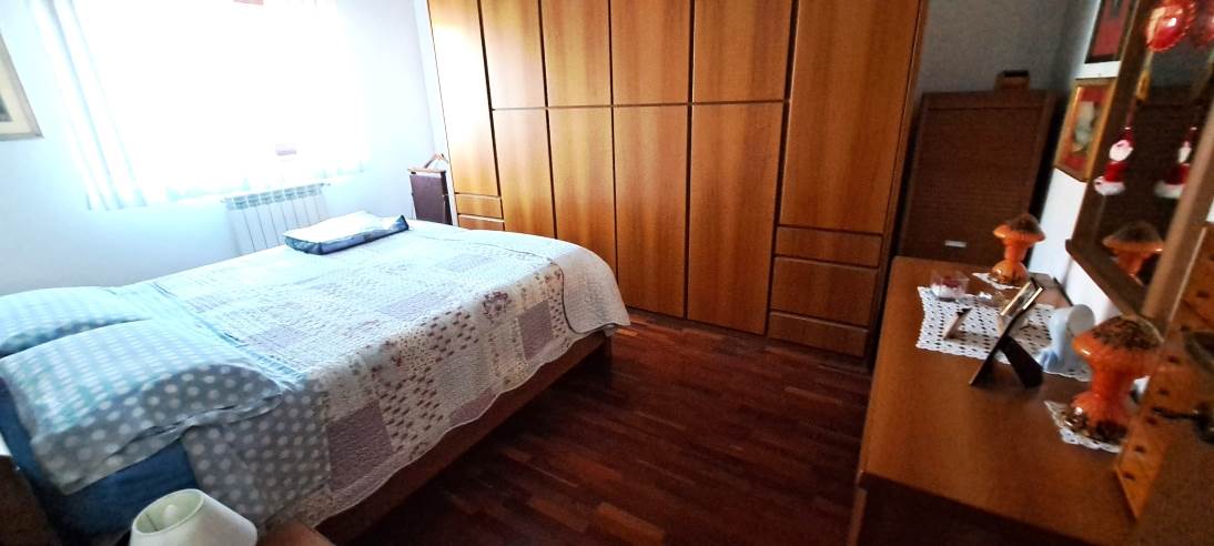 3 locali e servizi con box singolo