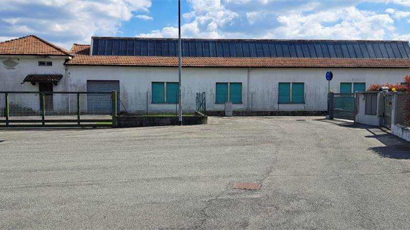 capannone industriale/artigianale con abitazione