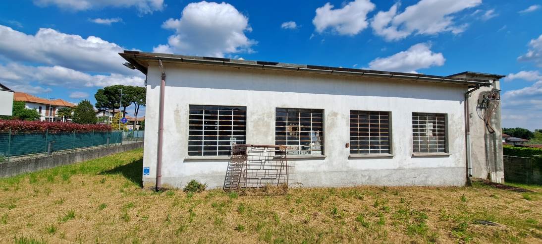 capannone industriale/artigianale con abitazione