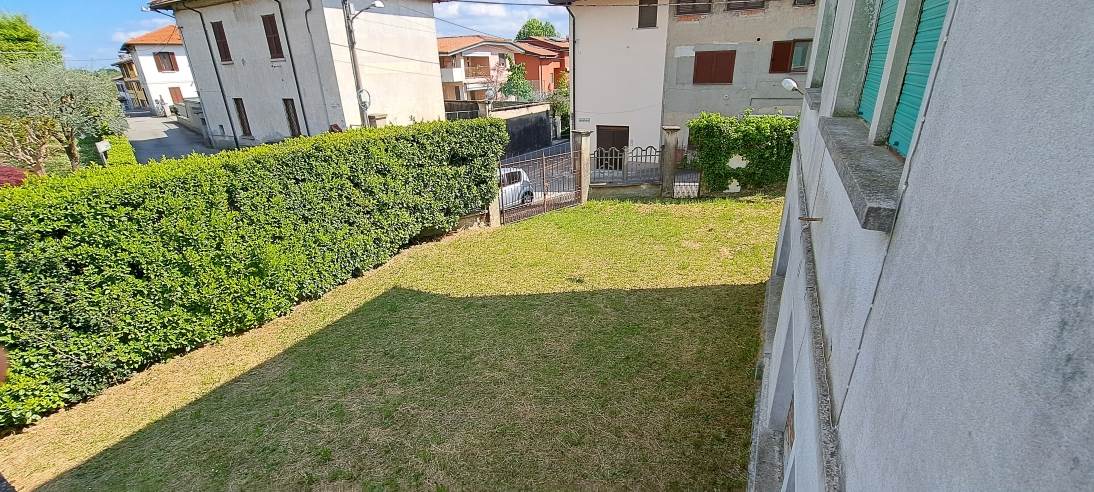 capannone industriale/artigianale con abitazione