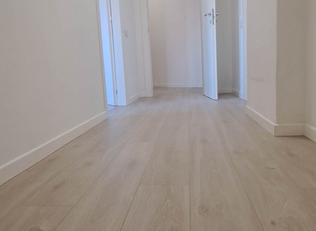 ultimo piano 3 locali e servizi