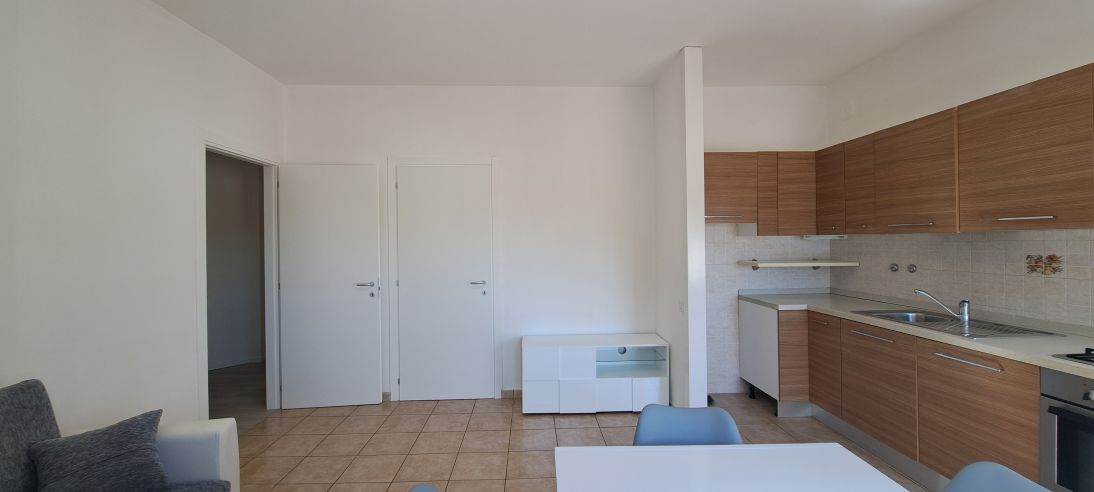 ultimo piano 3 locali e servizi