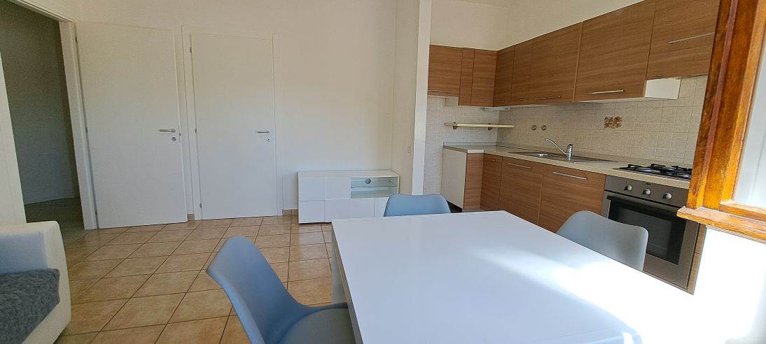 ultimo piano 3 locali e servizi