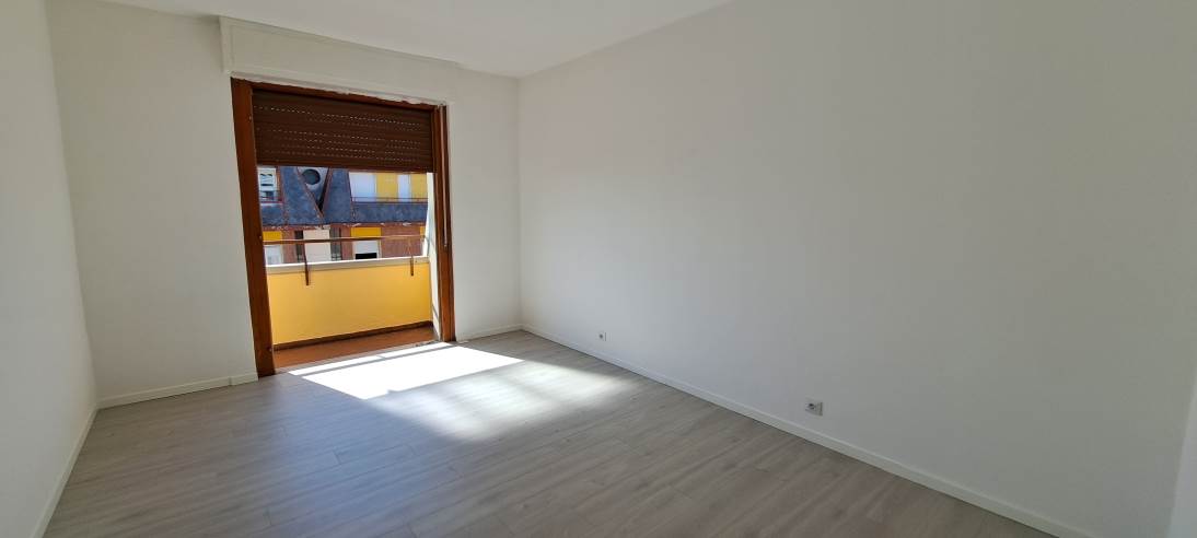 ultimo piano 3 locali e servizi