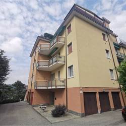 Como, località Sagnino TRILOCALE comodo con terrazzo e box