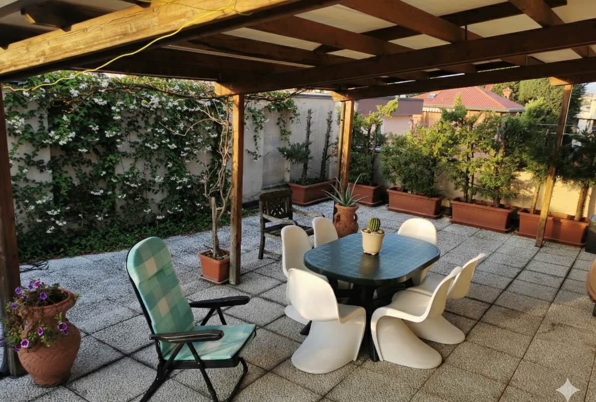 MARIANO COMENSE SPLENDIDO APPARTAMENTO ATTICO CON TERRAZZO