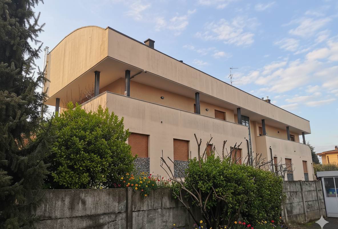 MARIANO COMENSE SPLENDIDO APPARTAMENTO ATTICO CON TERRAZZO