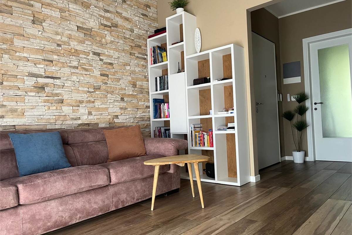 TRILOCALE PIU' SERVIZI CON BOX