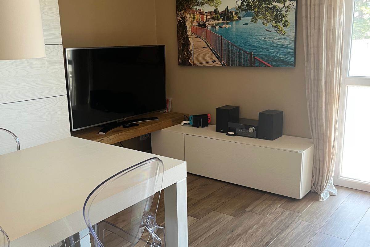 TRILOCALE PIU' SERVIZI CON BOX