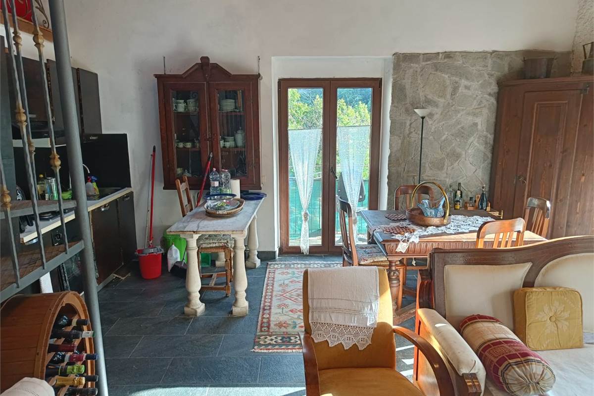 CASA INDIPENDENTE CON GIARDINO 