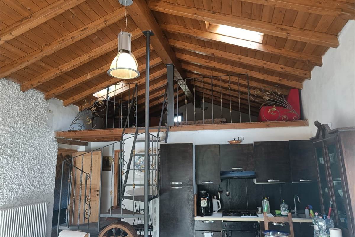 CASA INDIPENDENTE CON GIARDINO 