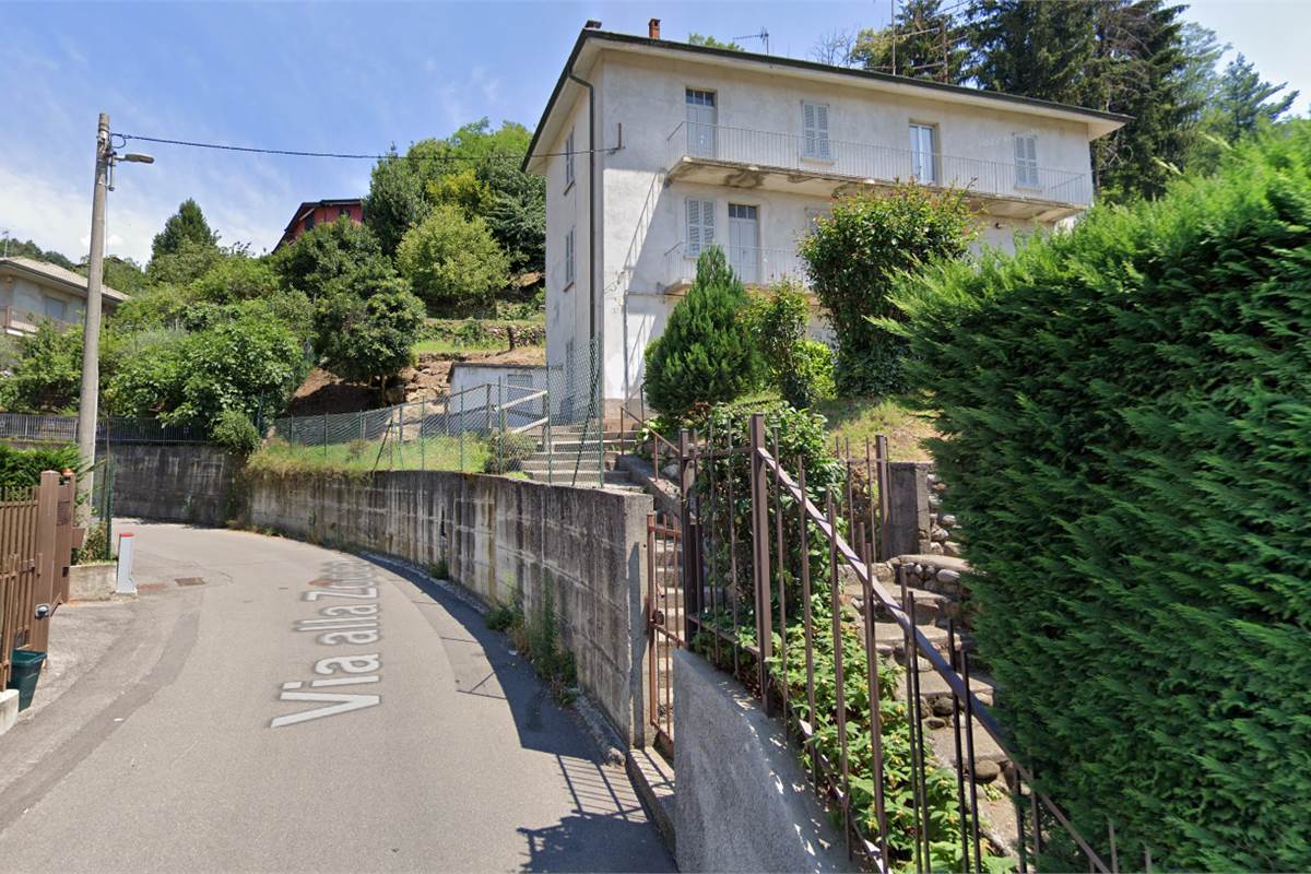 CASA SINGOLA CON GIARDINO