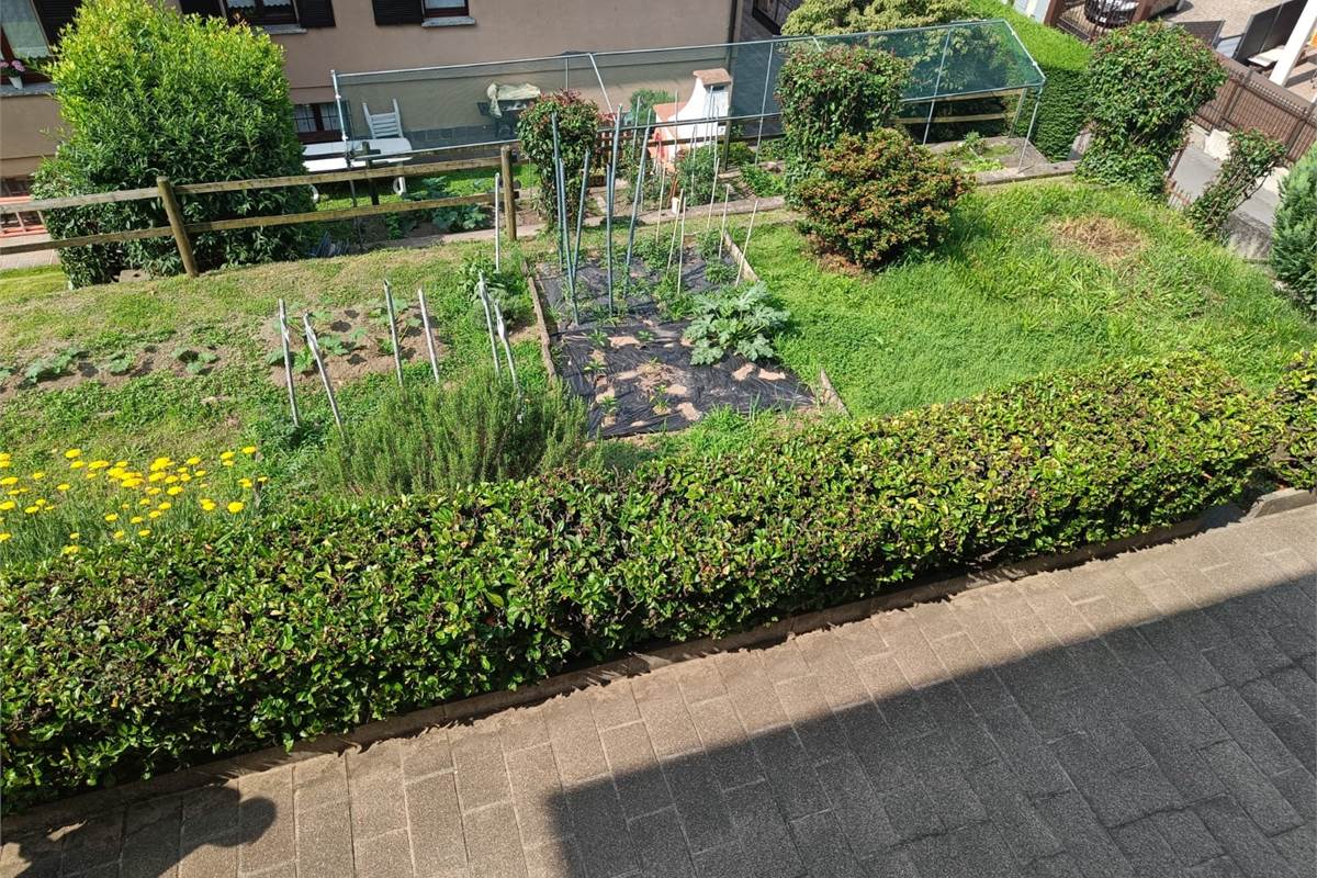 CASA SINGOLA CON GIARDINO