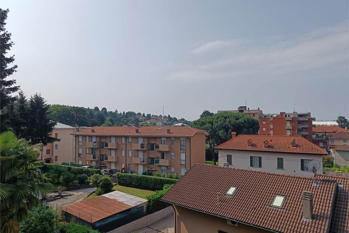 CASA SINGOLA CON GIARDINO