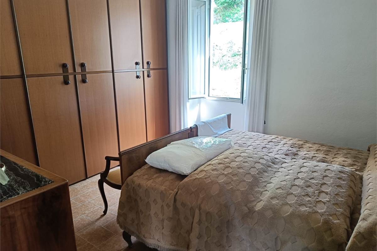 CASA SINGOLA CON GIARDINO