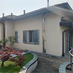 VILLA SINGOLA CON GIARDINO