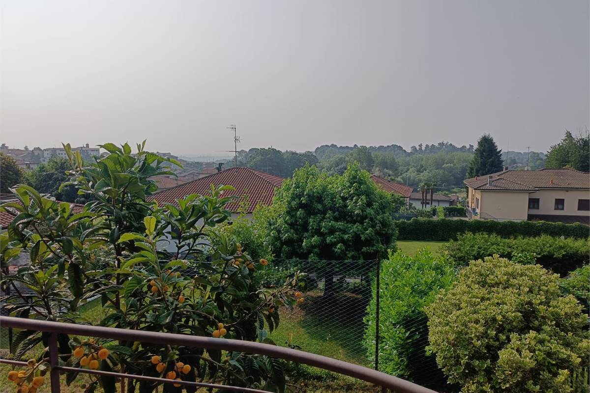 VILLA SINGOLA CON GIARDINO