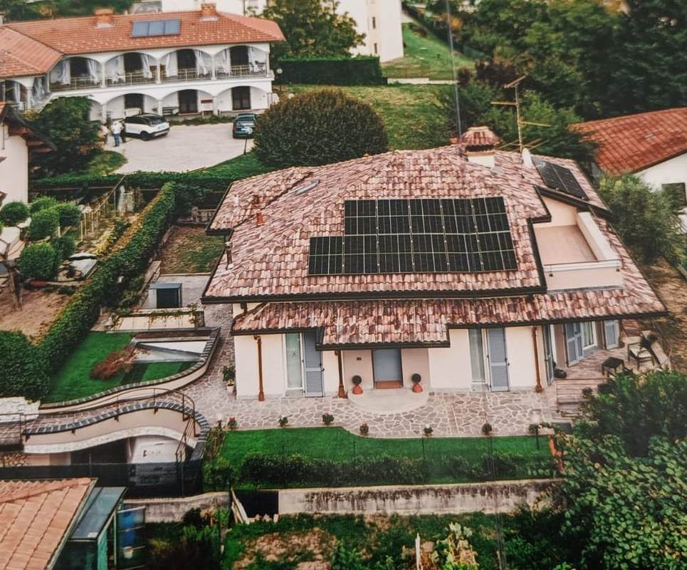 VILLA SINGOLA CON GIARDINO
